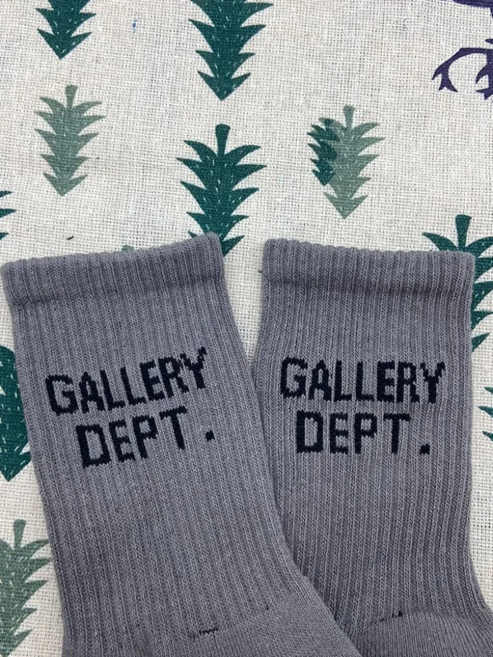 Gallery Dept Black Logo Embroidered Dark Gray Cotton Sports Socks